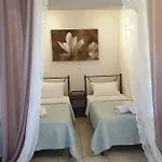 Emerald Garden I & Ii Кавала